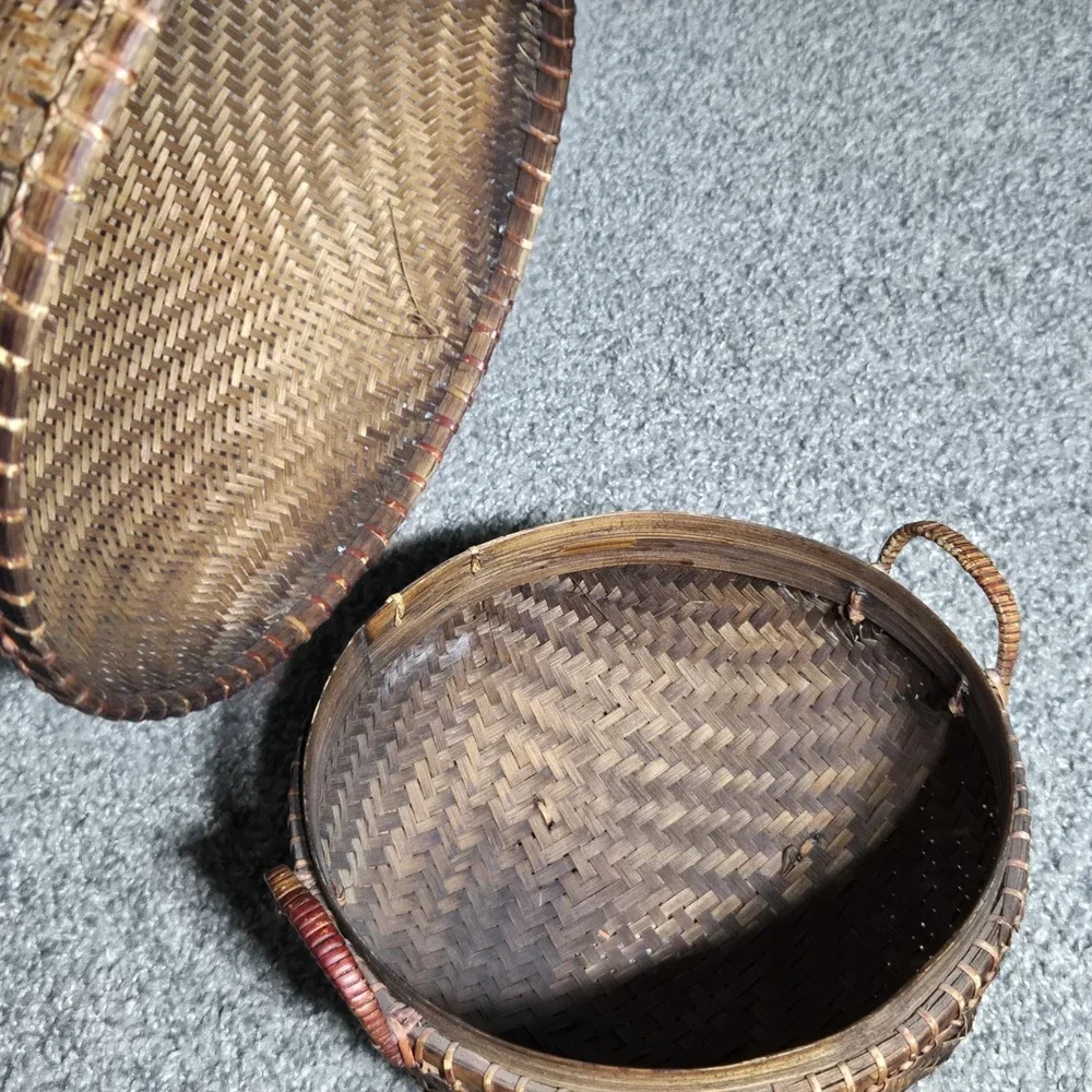 VINTAGE‎ Brown Split Bamboo Asian Hand-Woven Oval Basket W/ Lid Handles RARE
